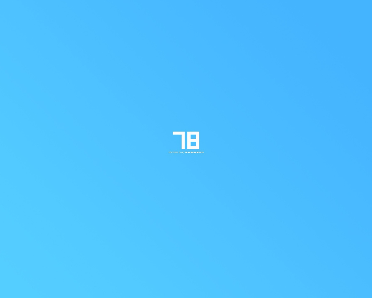 Семь и восемь на голубом фоне