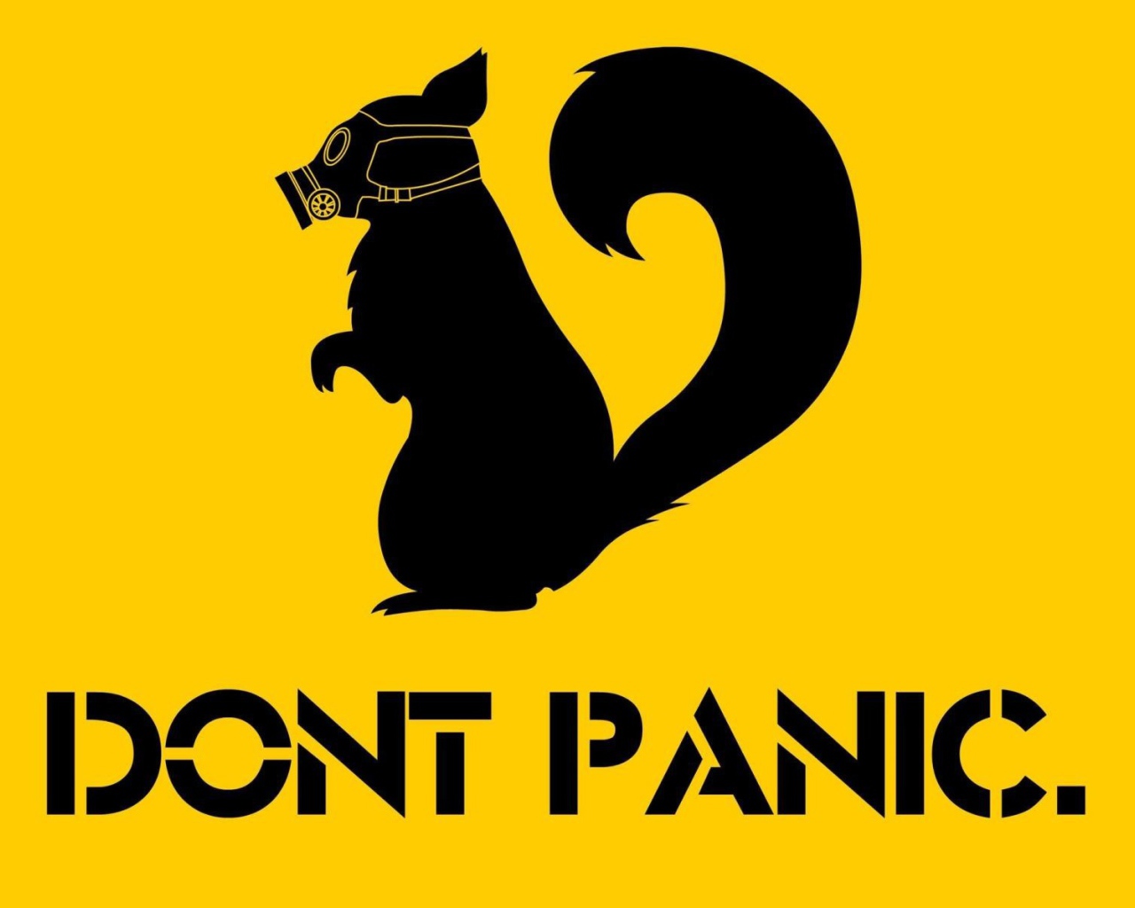 Белка в противогазе, желтый фон