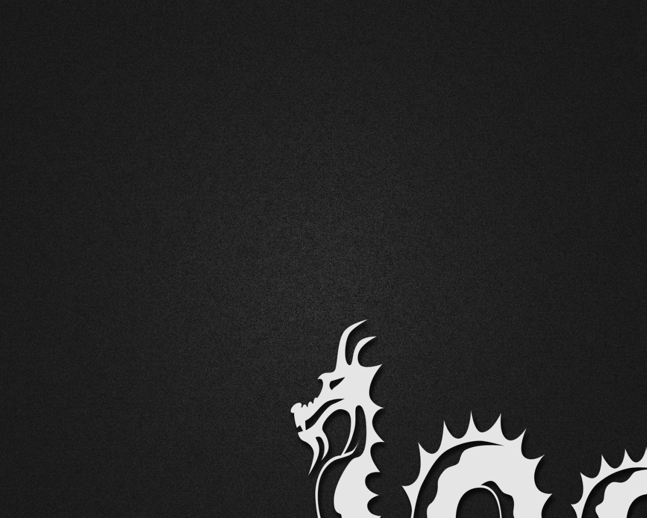 Белый дракон, черный фон