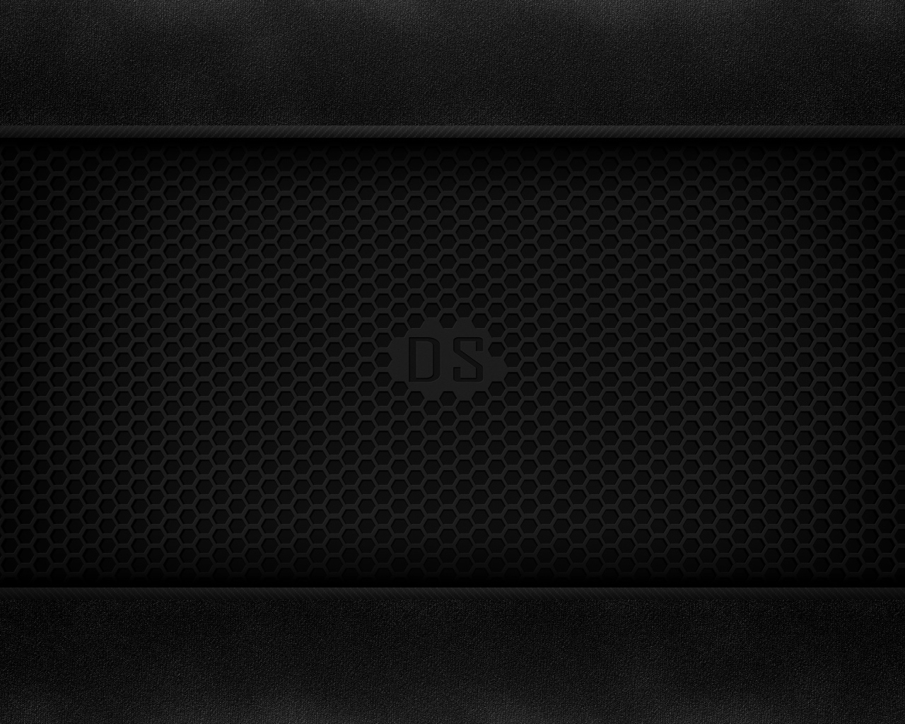 Черная металлическая сетка