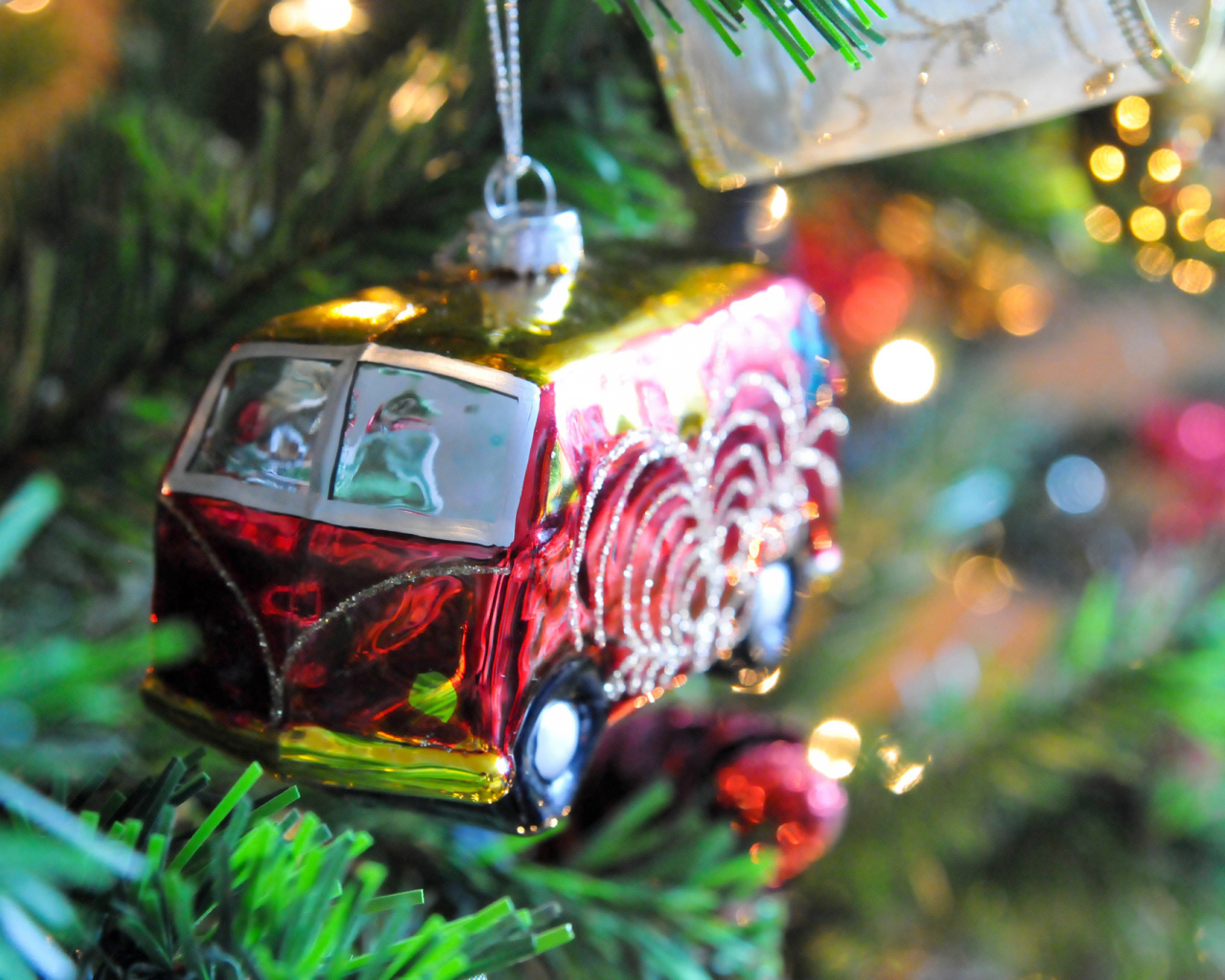 Елочная игрушка автомобиль