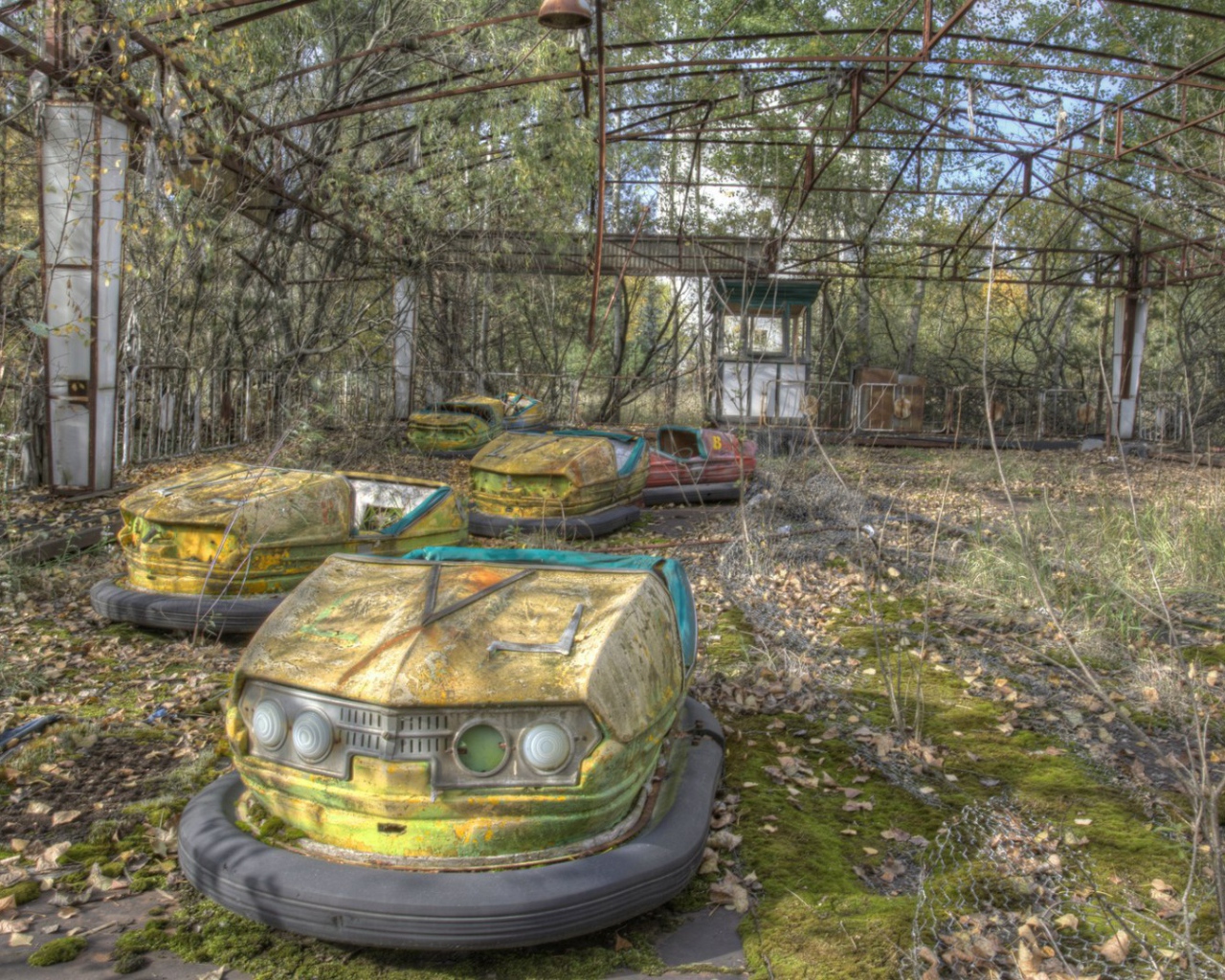 Заброшенный детский парк в Припяти