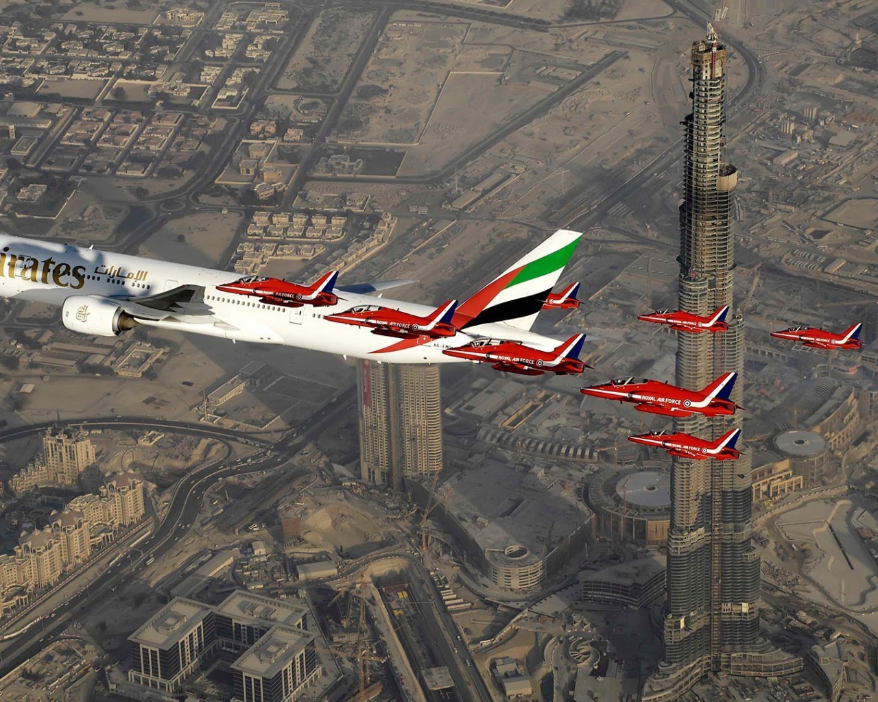 Самолеты над небоскребами в Дубаи