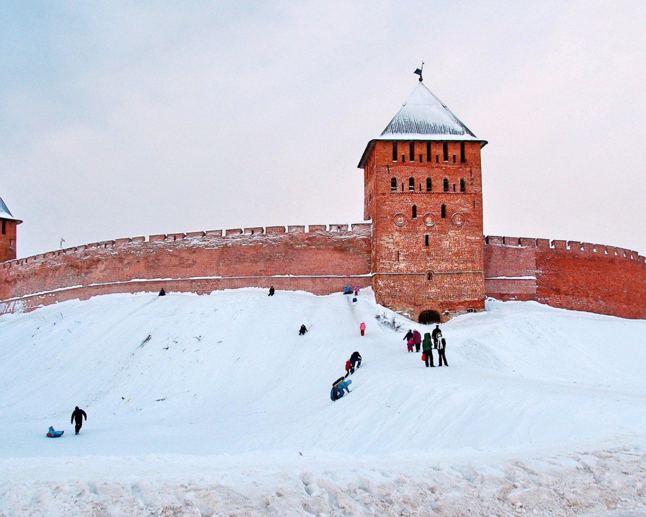 Старинная крепость в Великом Новгороде