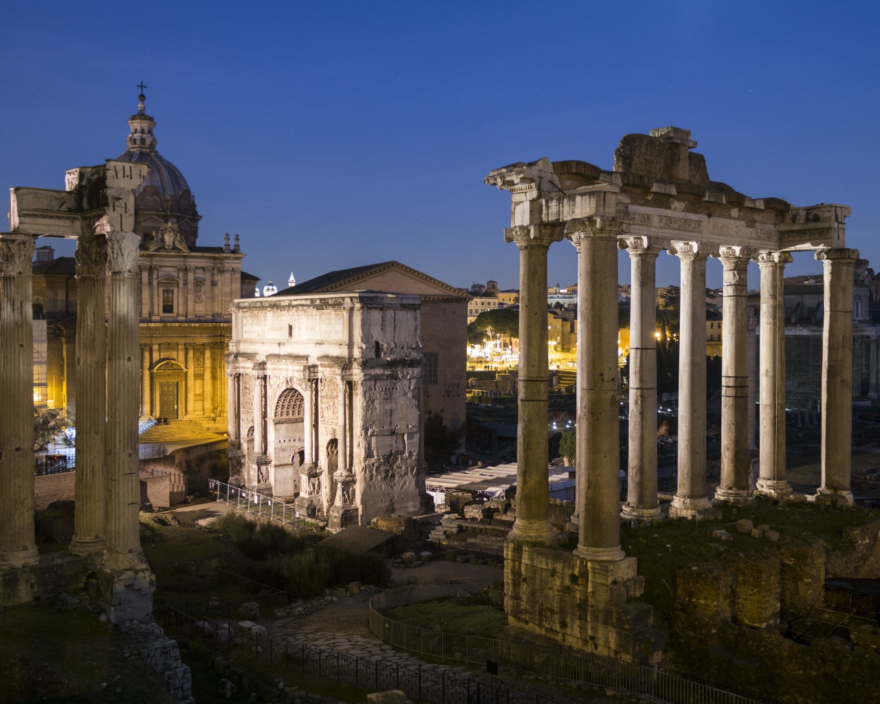 Древние руины в Риме