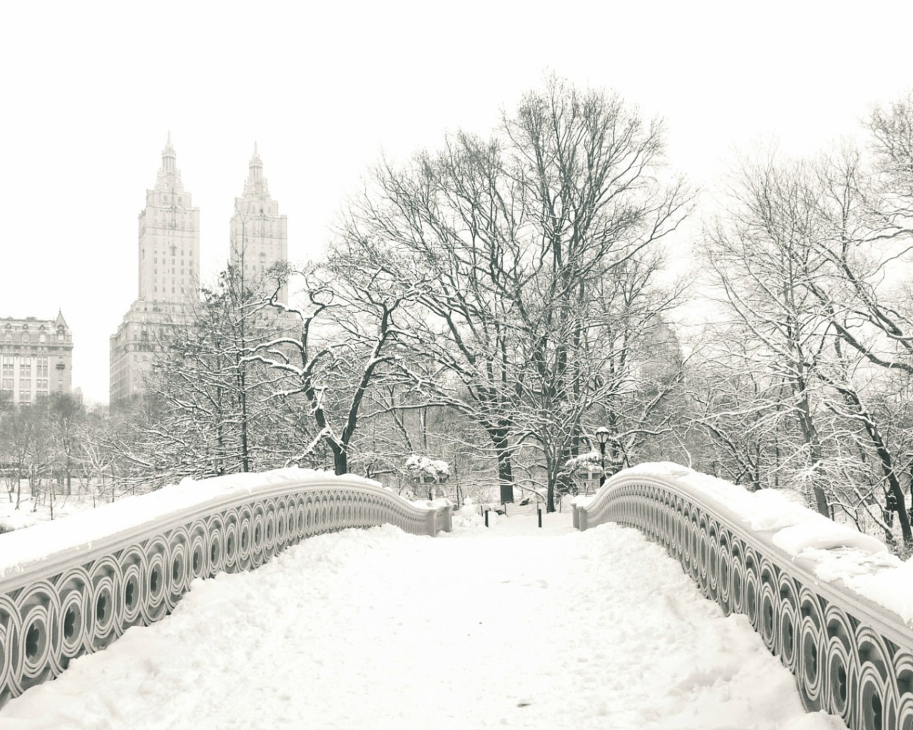 Мост в центральном парке Нью-Йорка