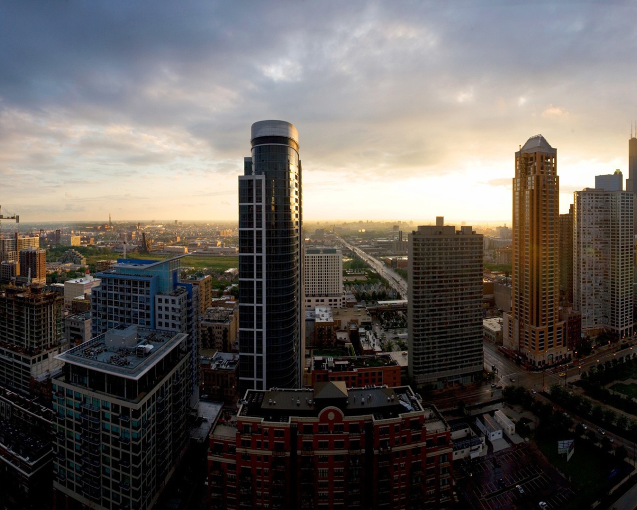 Строящийся и живой большой город