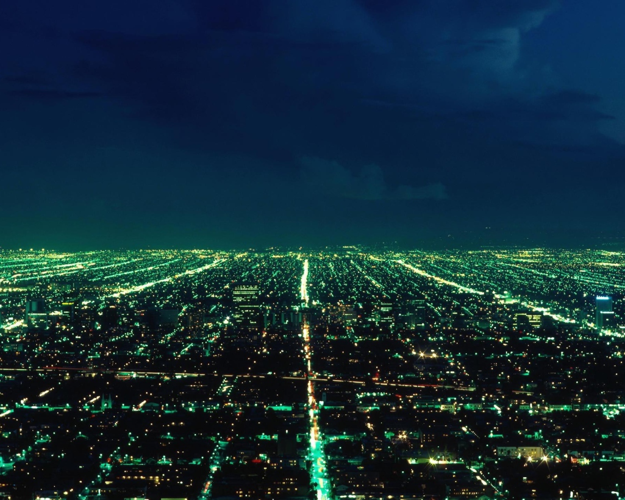 Бескрайний ночной город