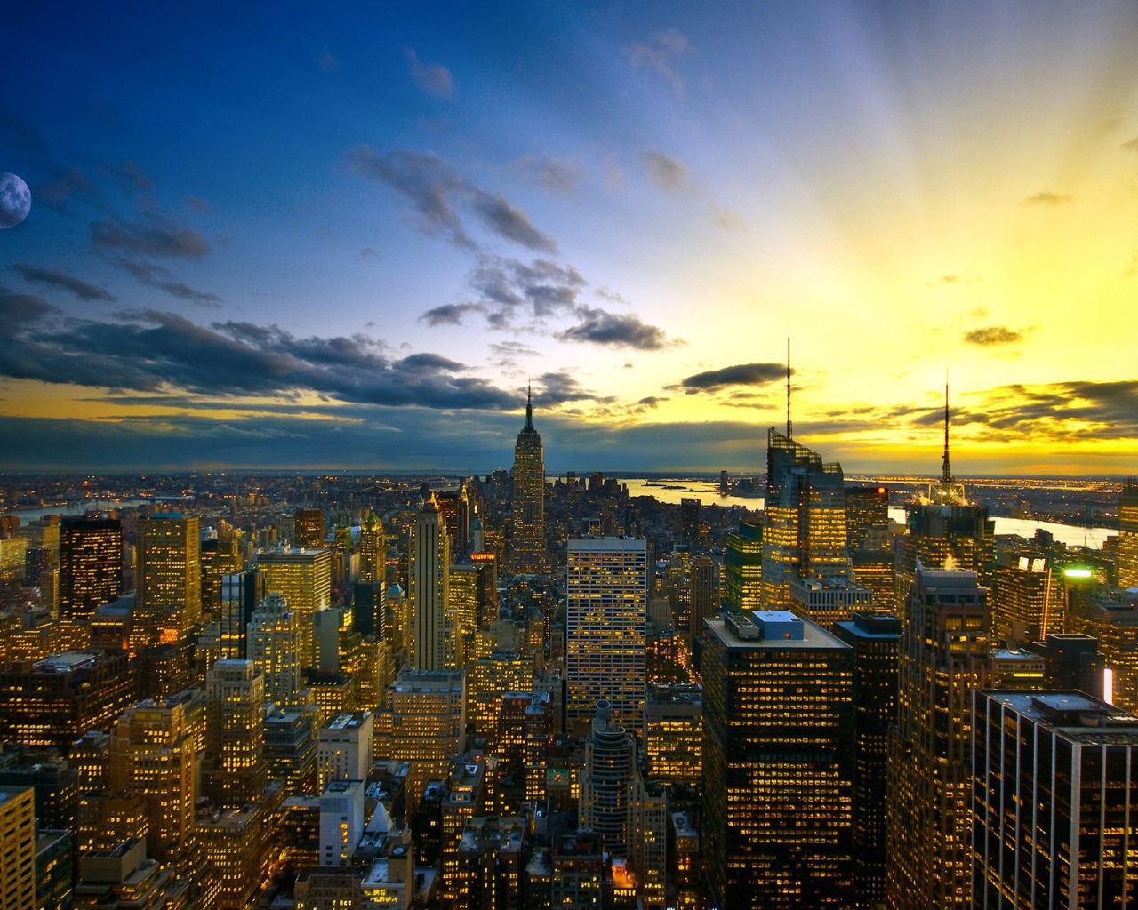 Вечерние огни большого города