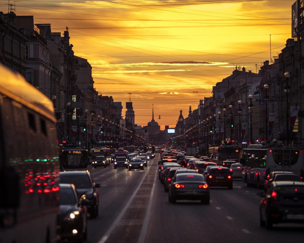 Вечерние пробки на улицах города