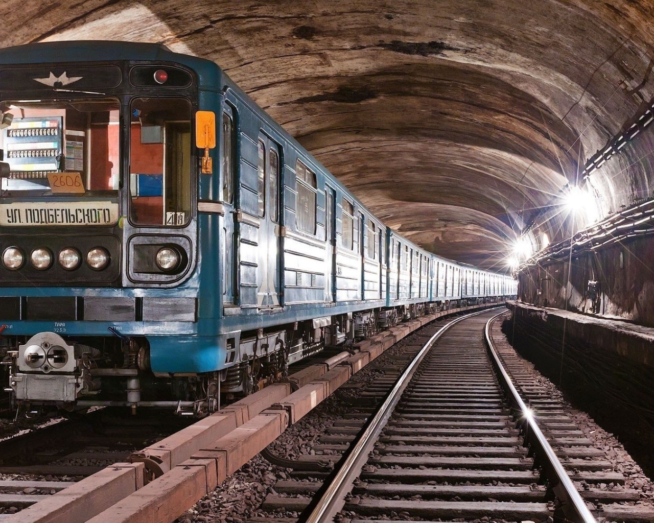 В тоннеле московского метро