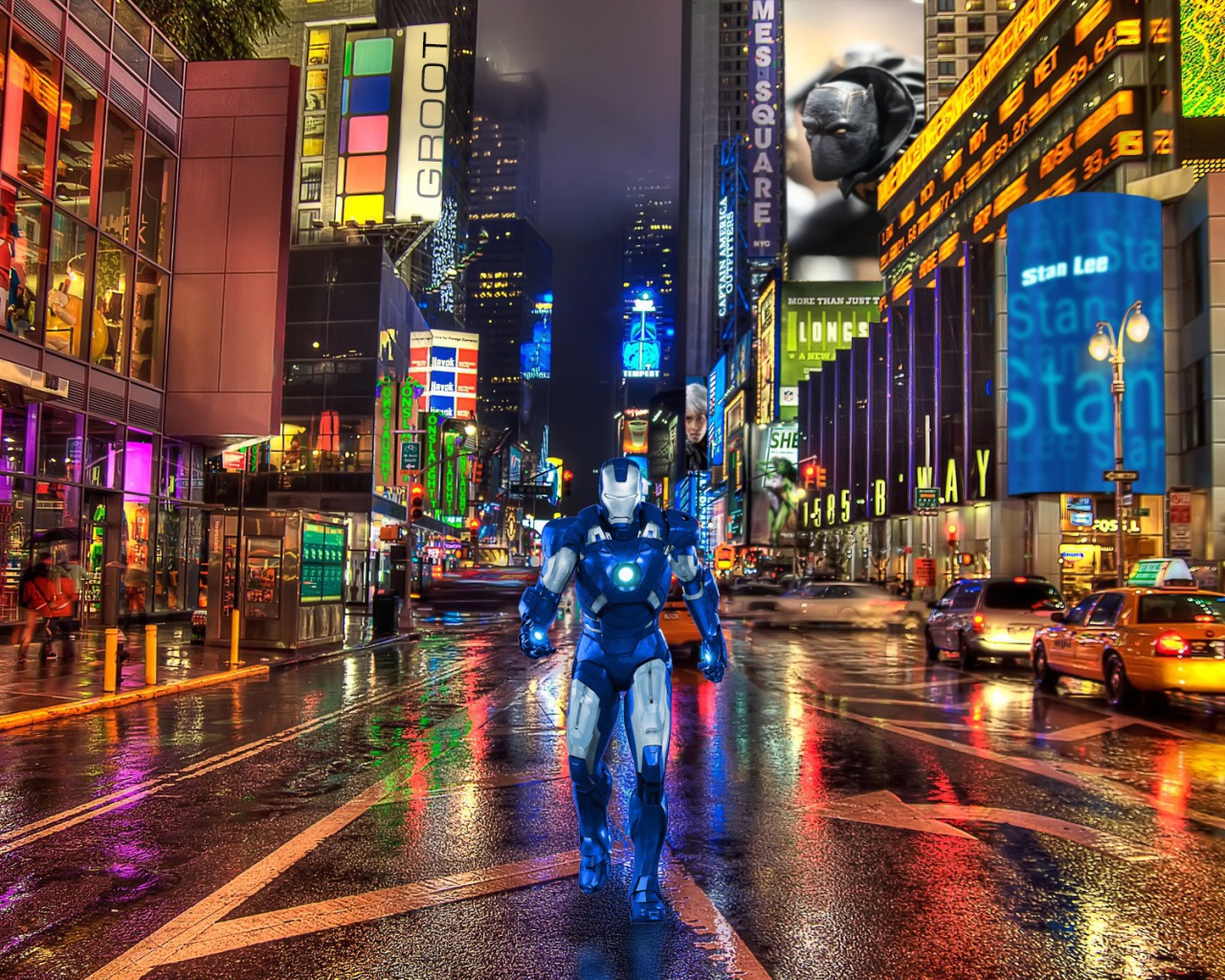 Железный человек идет по Нью-Йорку