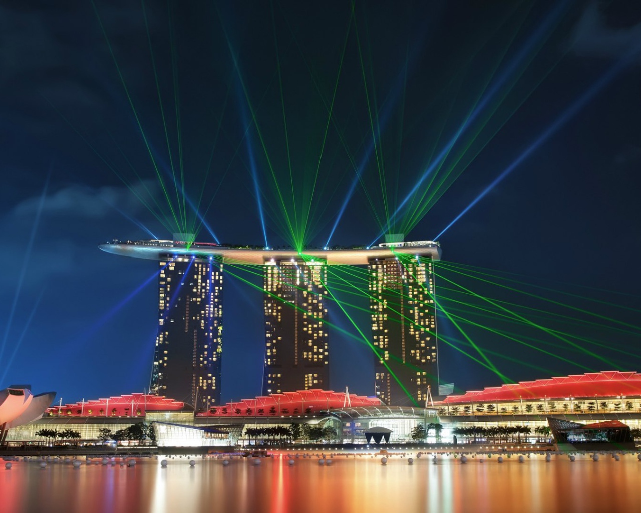 Лазерная иллюминация в Сингапуре