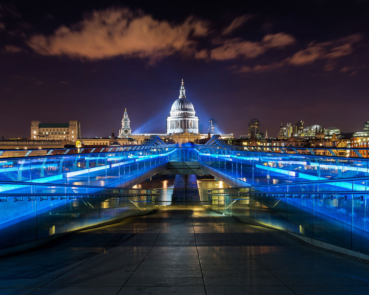 Лондон при синем свете