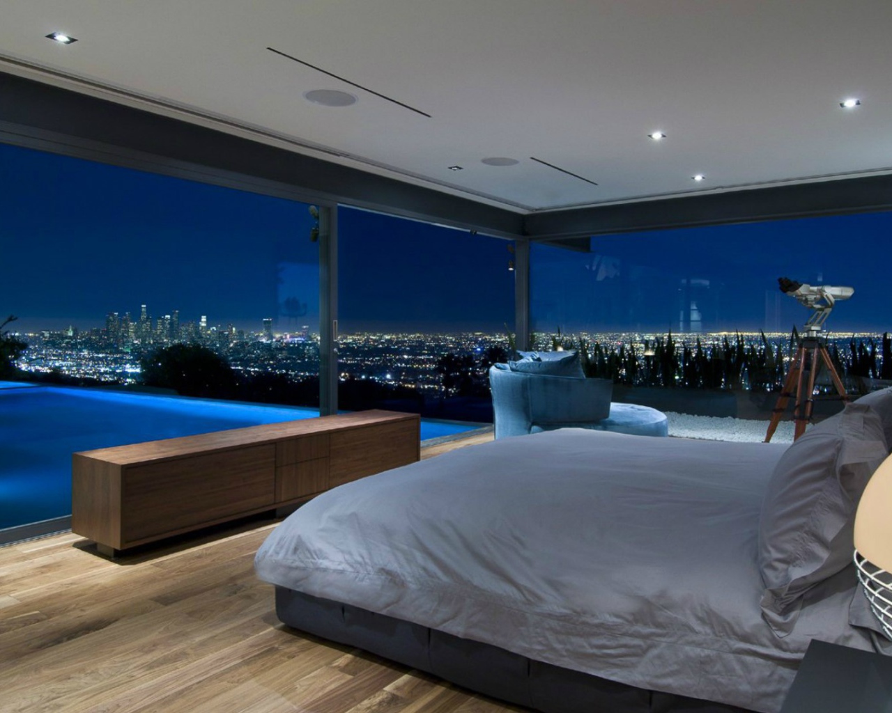 Роскошный особняк в Голливуде