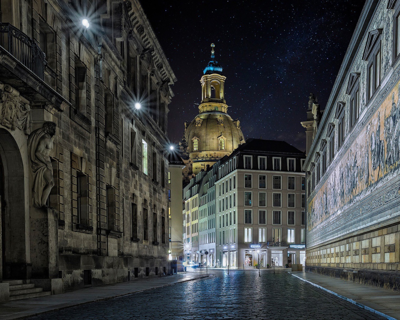 Ночной город в Германии