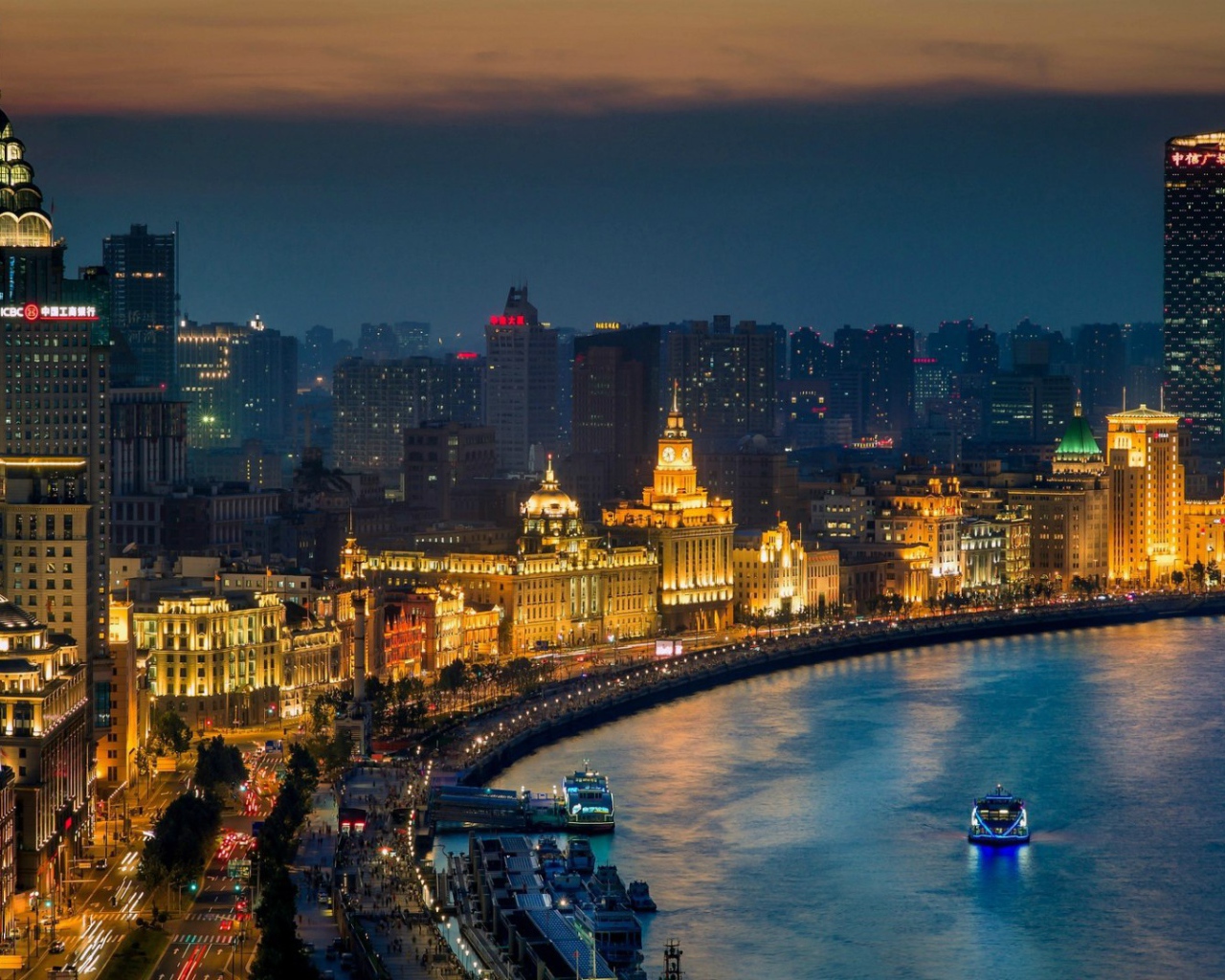 Ночной город Шанхай в Китае