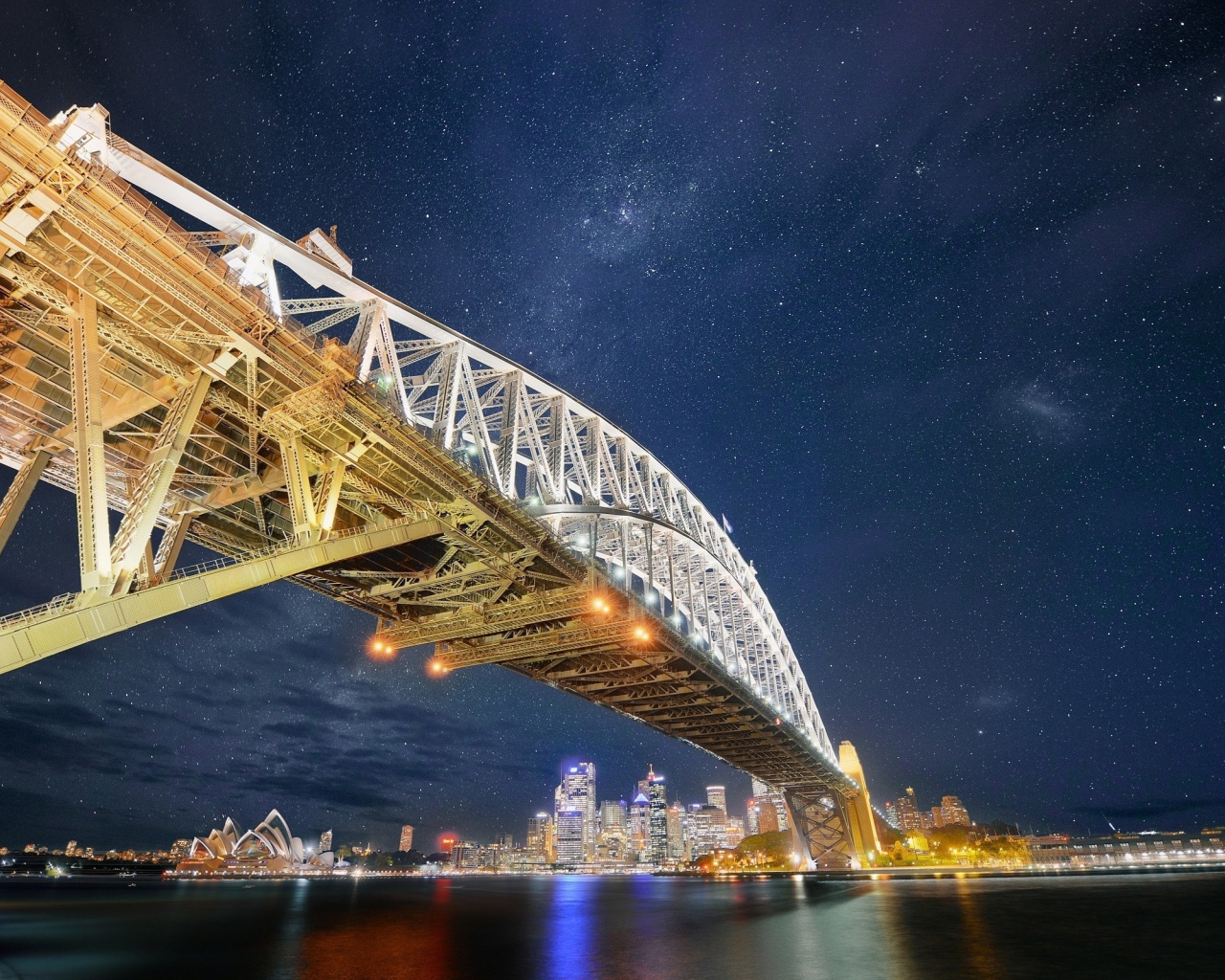 Ночная подсветка моста, фото HDR
