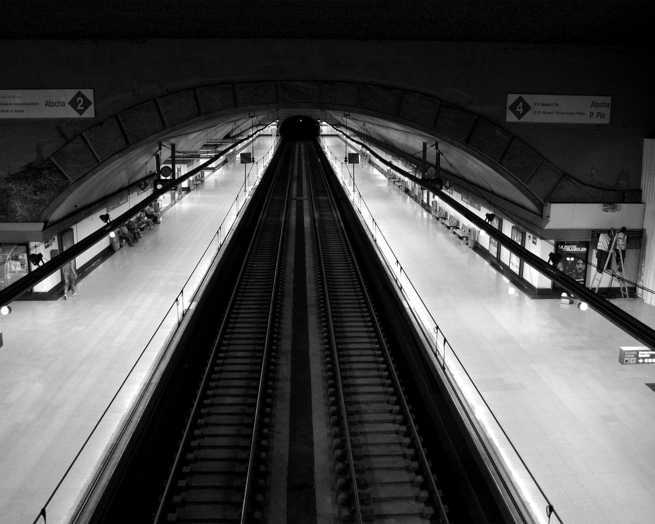 Фото платформы метро сверху