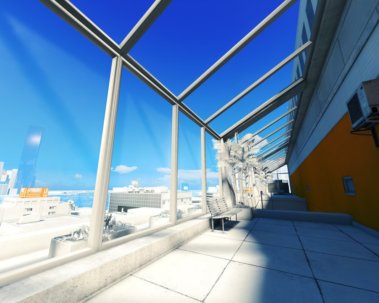 Солнечная терраса в большом городе