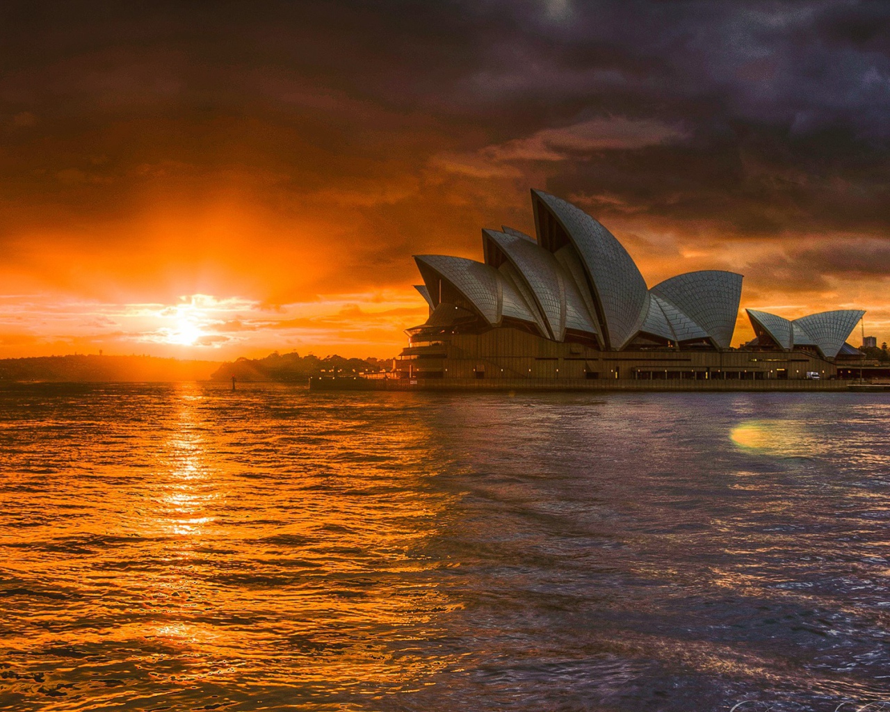 Сиднейская опера на фоне заката, Австралия