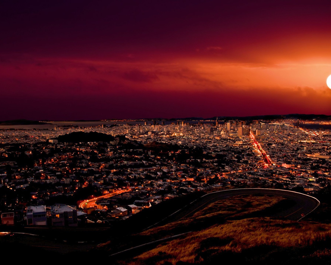 Большой ночной город в Аргентине