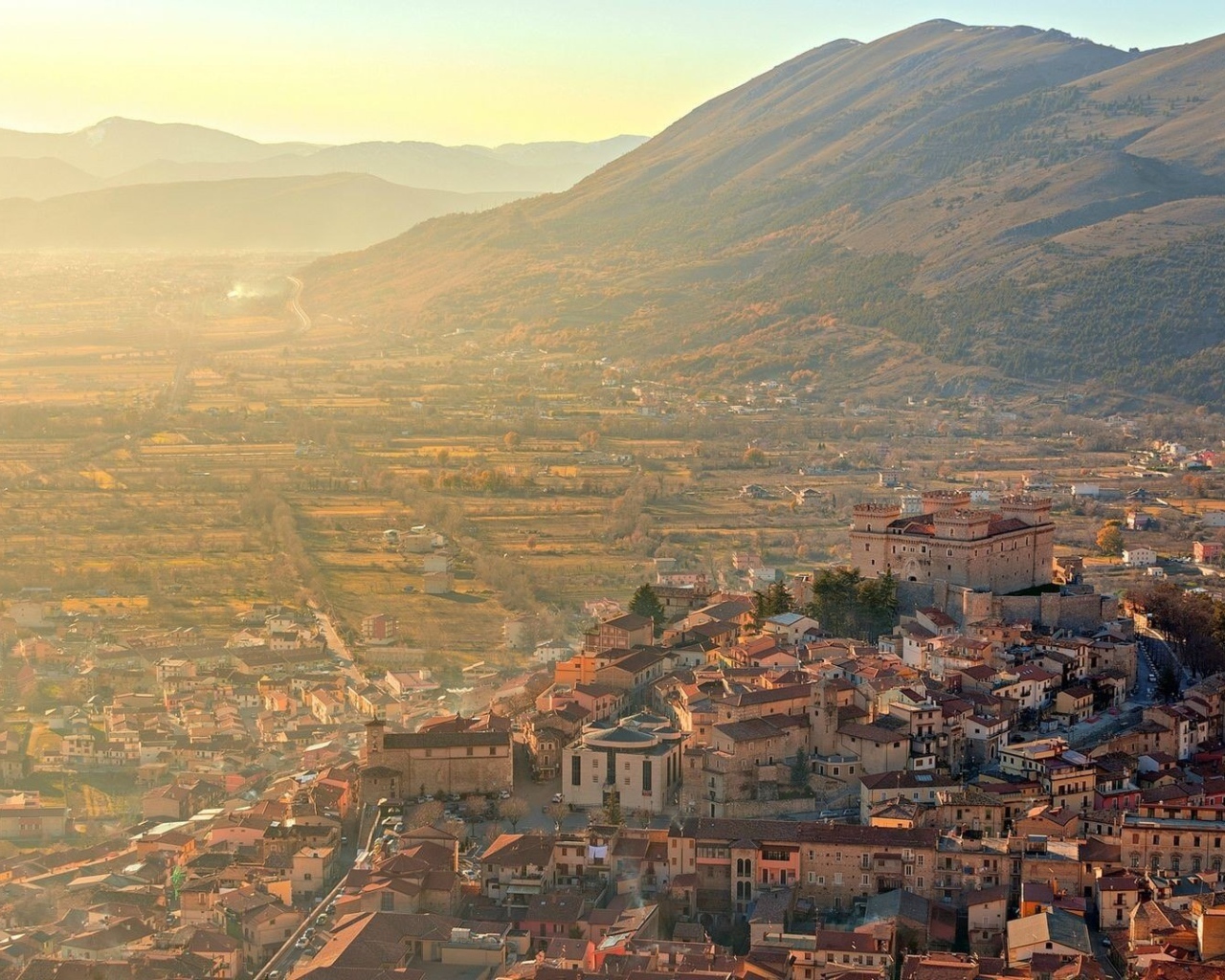 Городок Челано, Италия