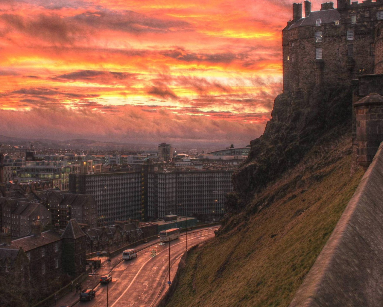 Вид на город с холма