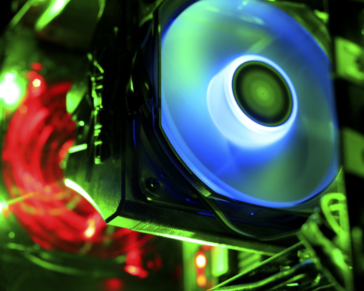 Кулер центрального процессора в компьютере