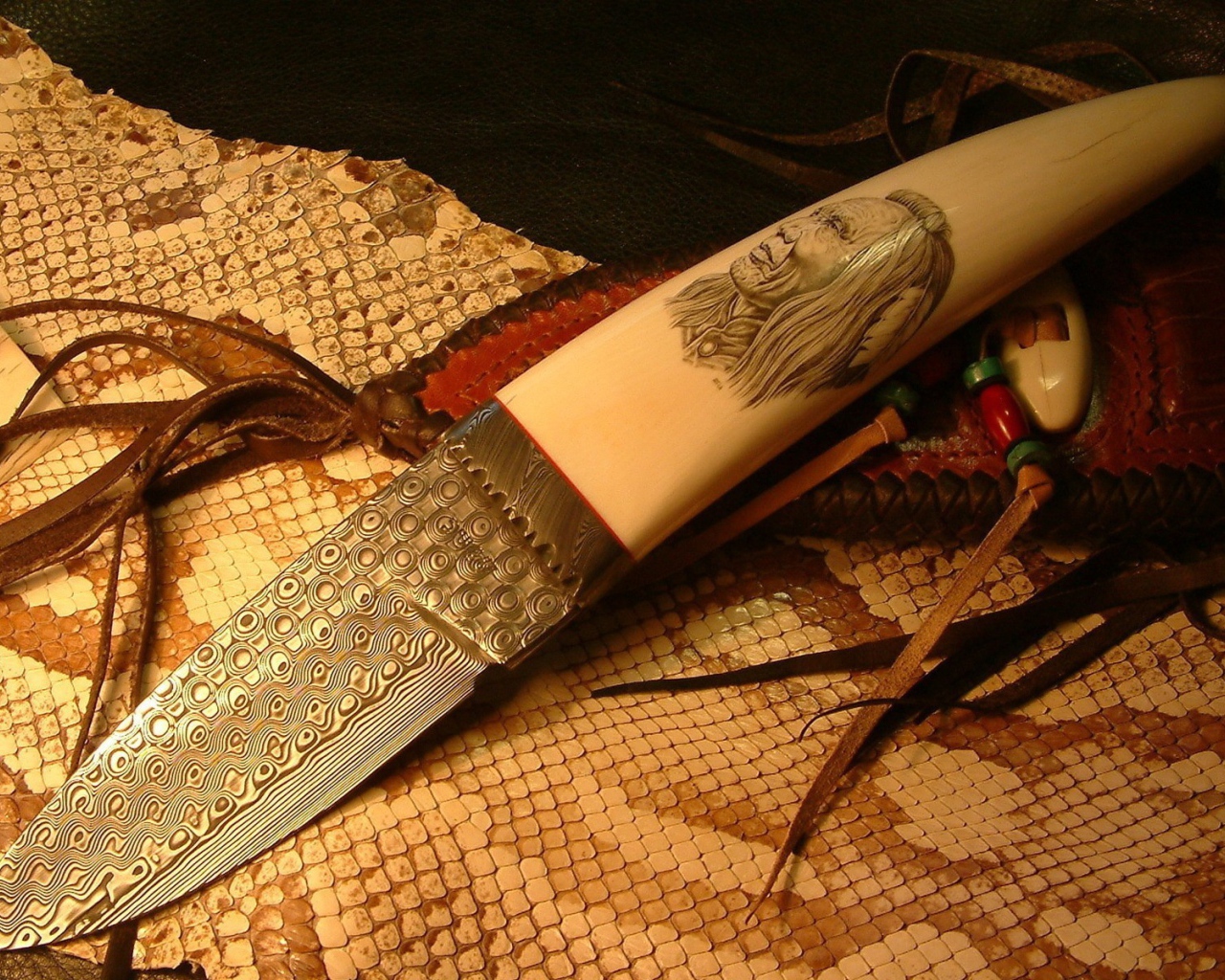 Нож с изображением индейца на рукояти