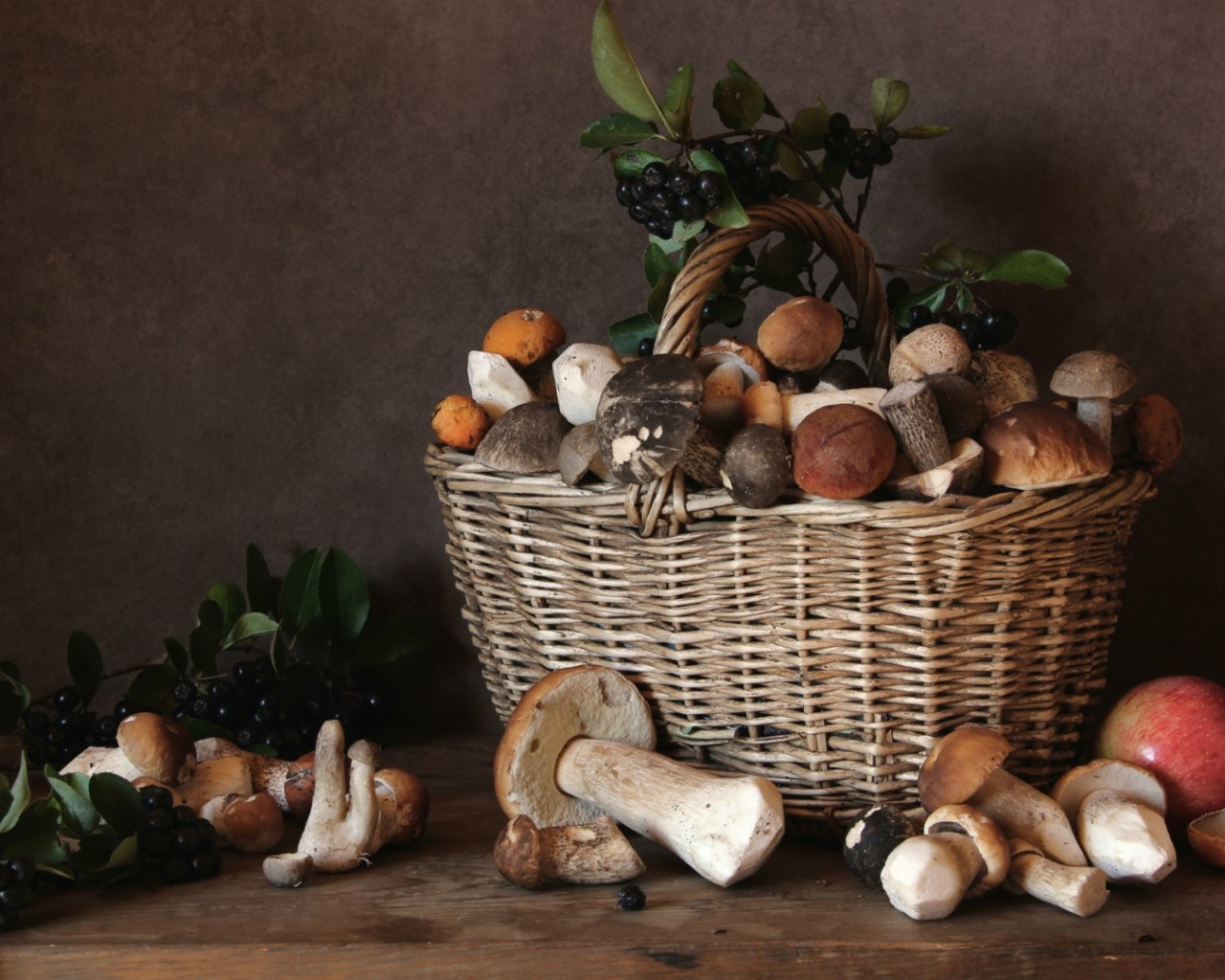 Корзина с плодами осени