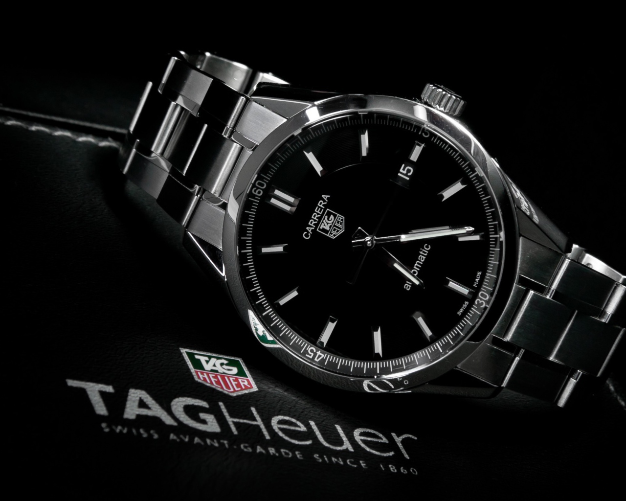 Черные люкс часы Карриера