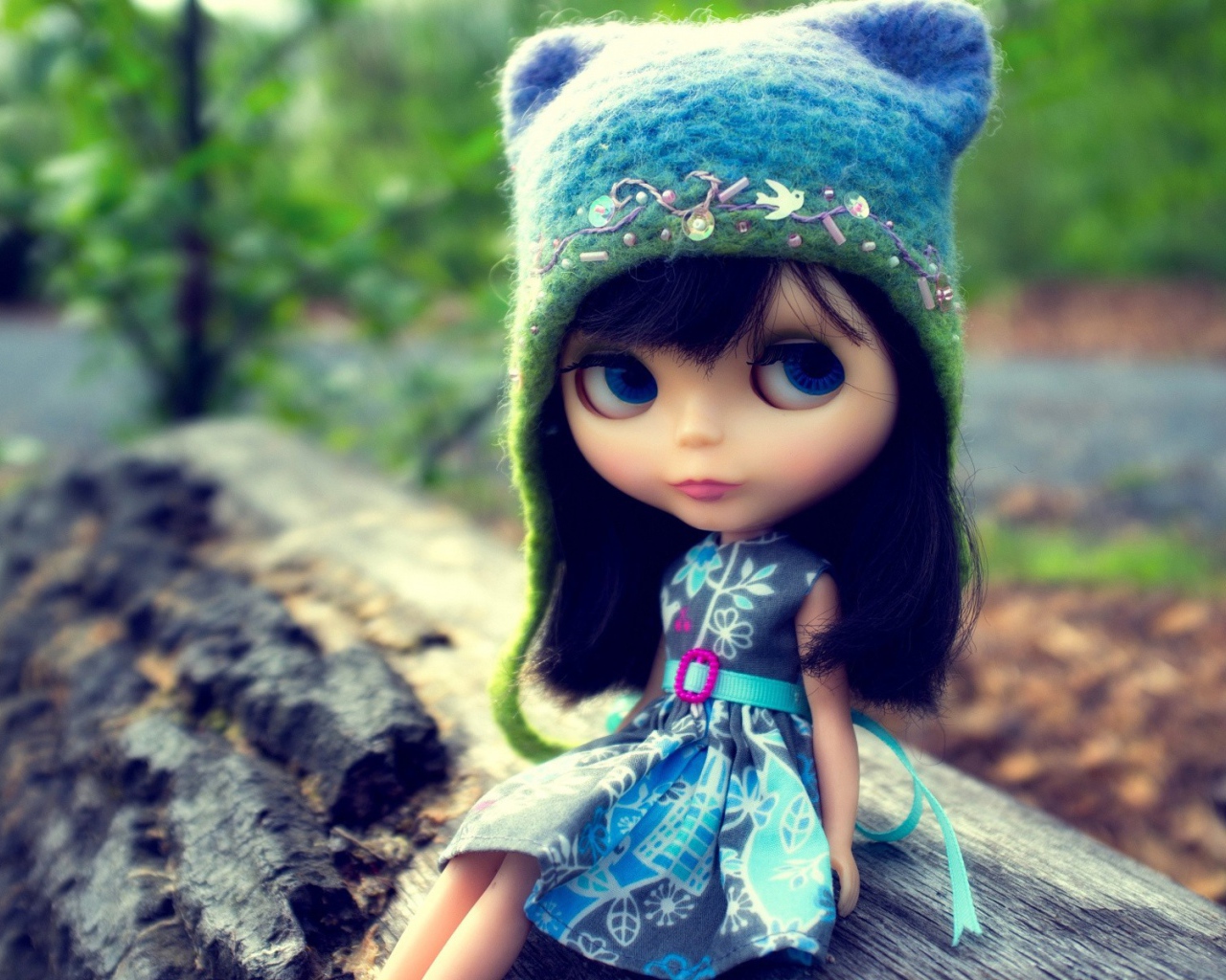 Кукла Блайз в шапке