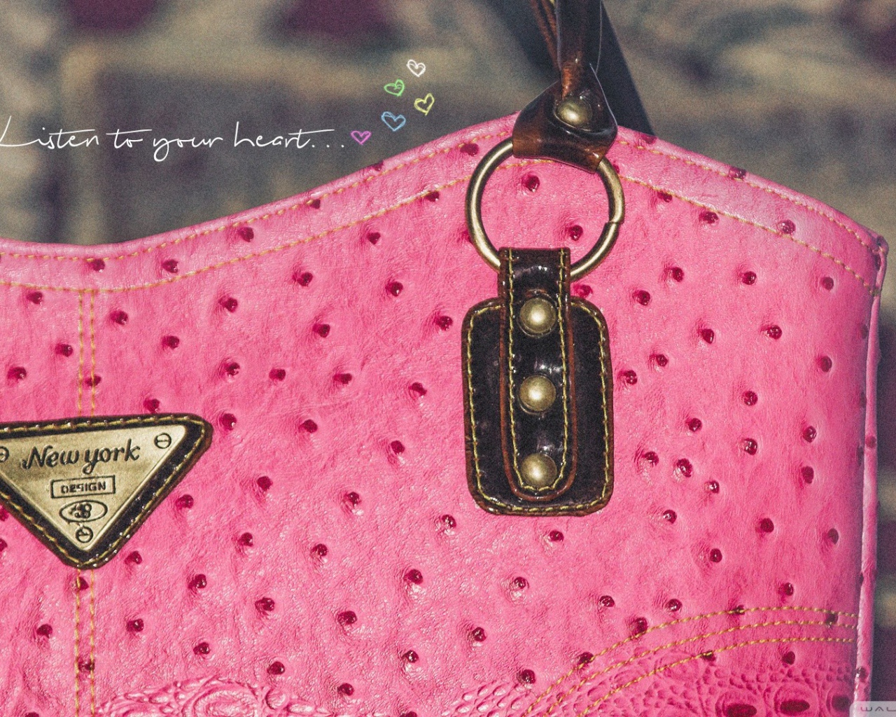 Фирменная розовая сумка для девушки