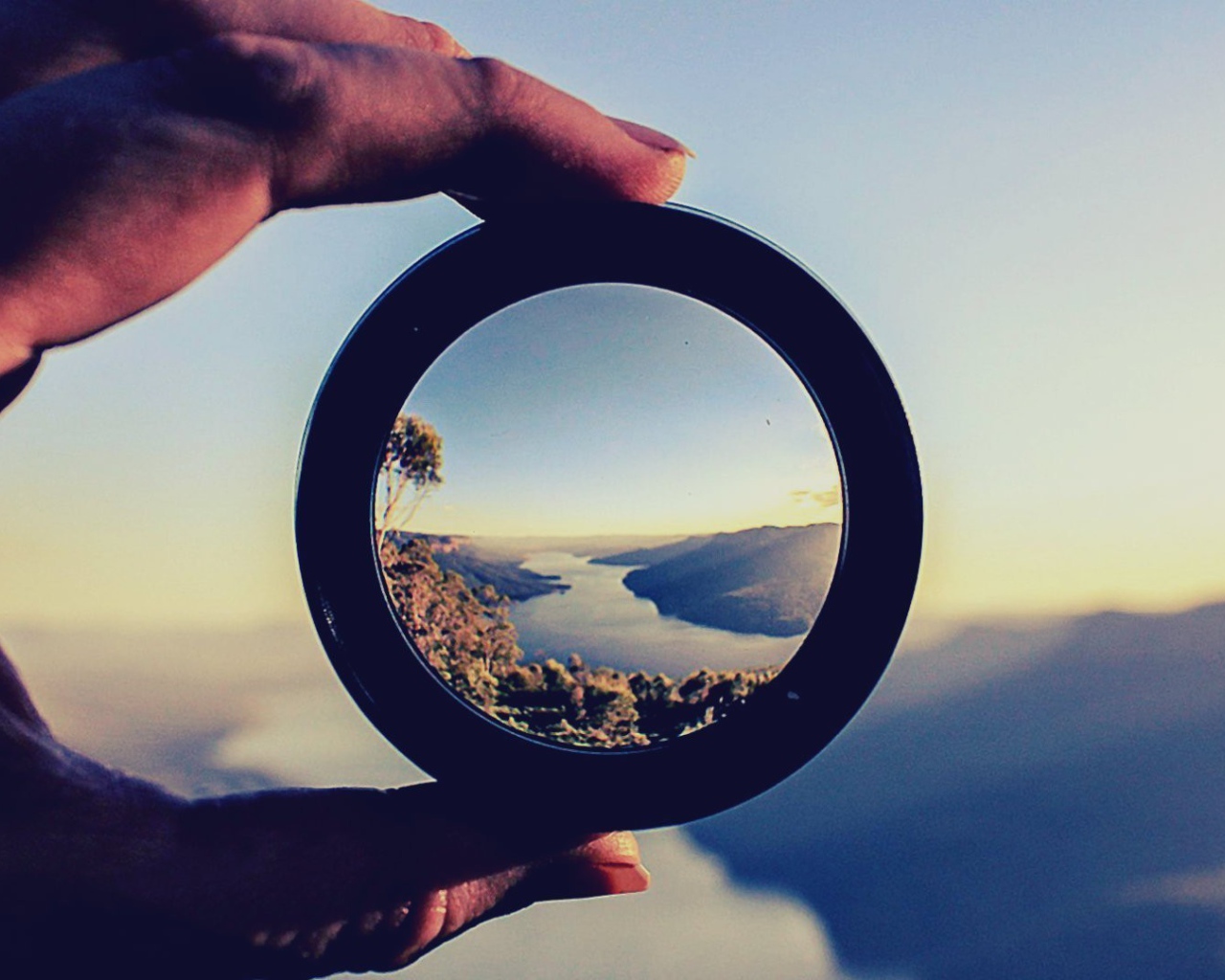 Фьорд в линзе фотоаппарата