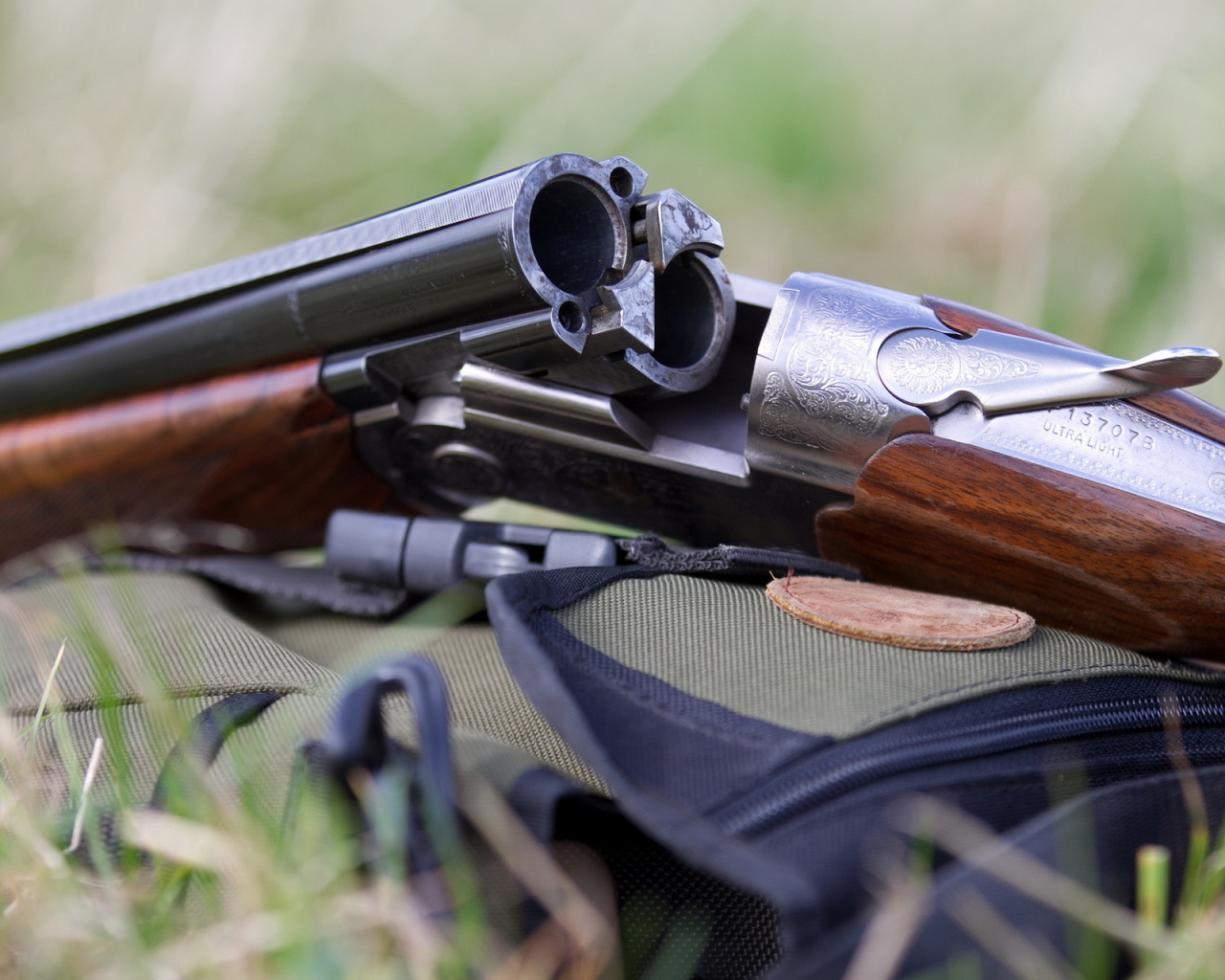 Открытое охотничье ружье