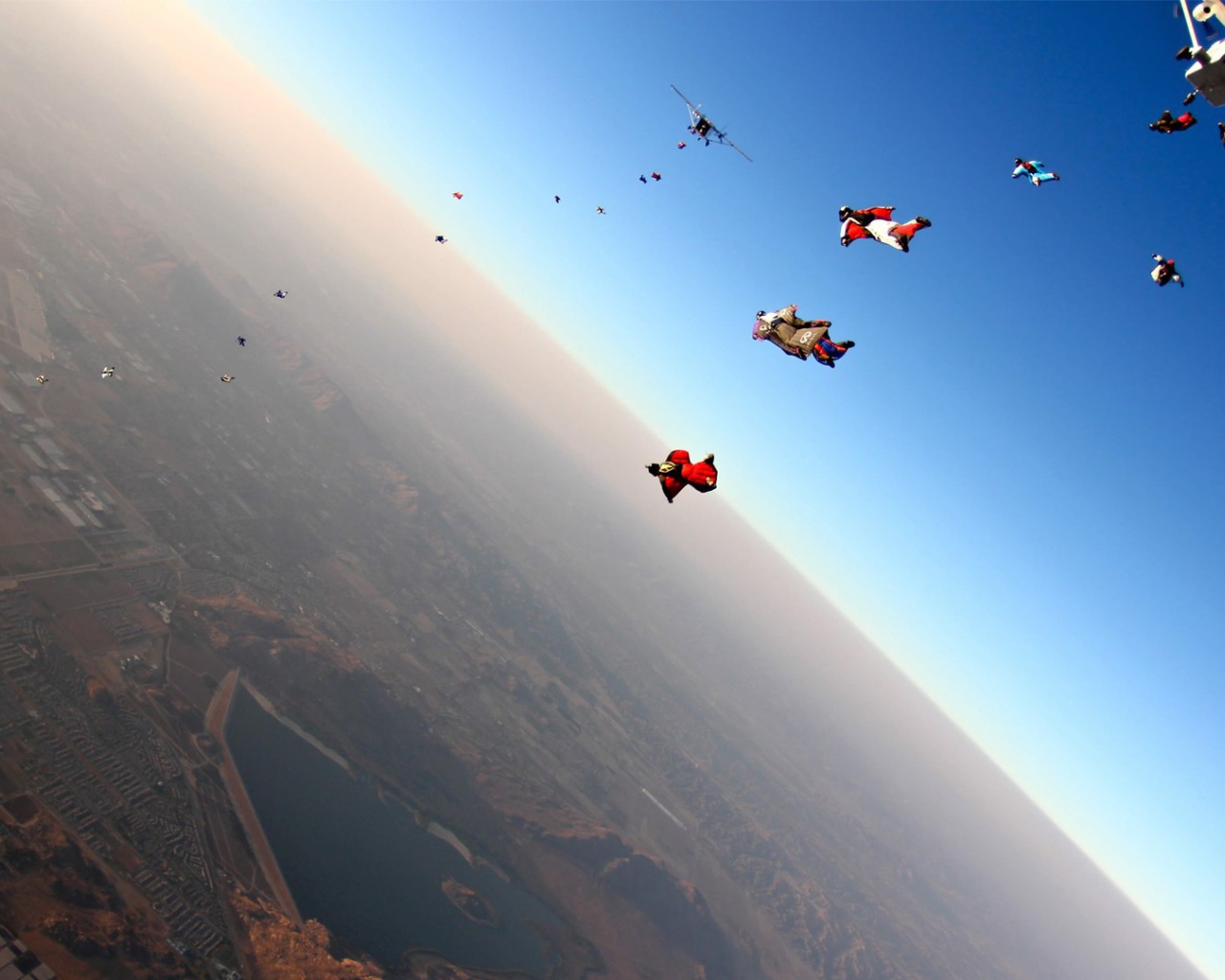 Прыгать с парашютом совсем не страшно