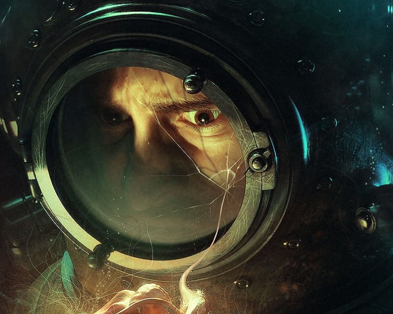 Трещина на стекле шлема водолаза