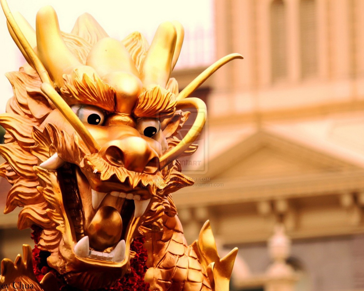 Голова золотого дракона