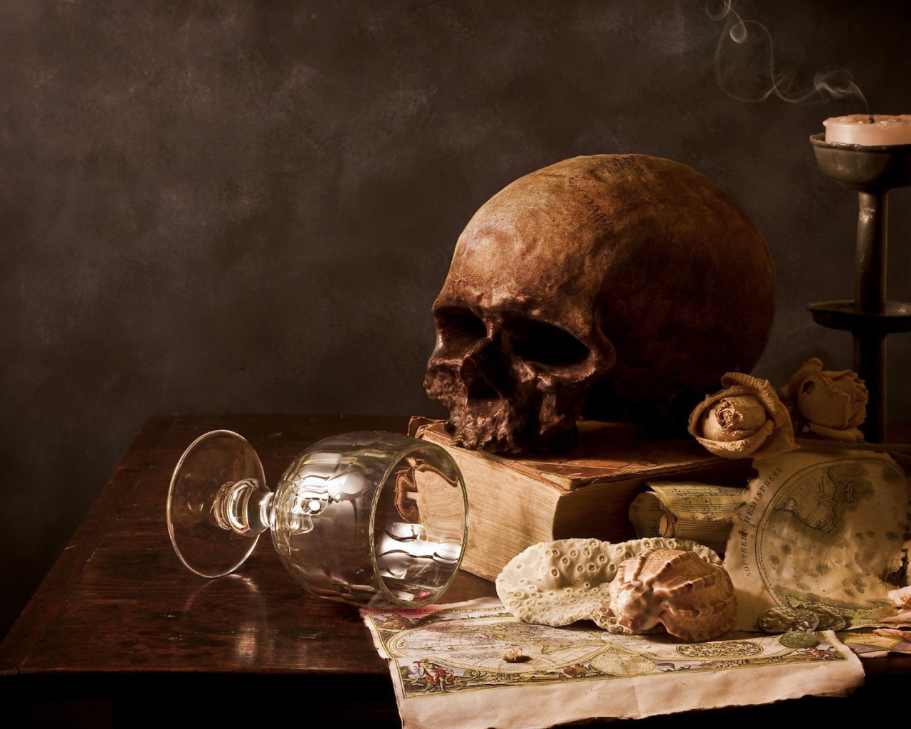 Череп на столе