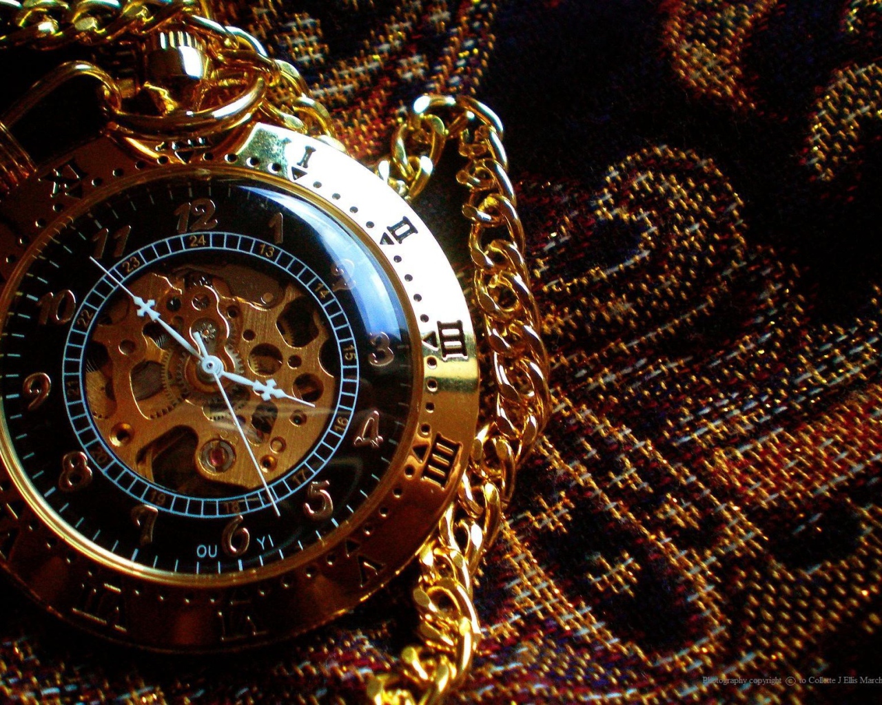 Часы на цепочке в стиле стимпанк