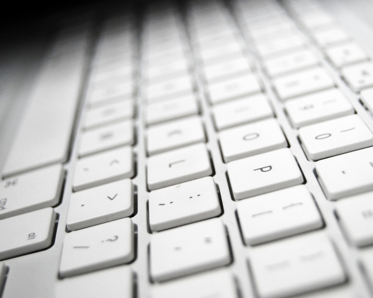 Белая клавиатура ноутбука