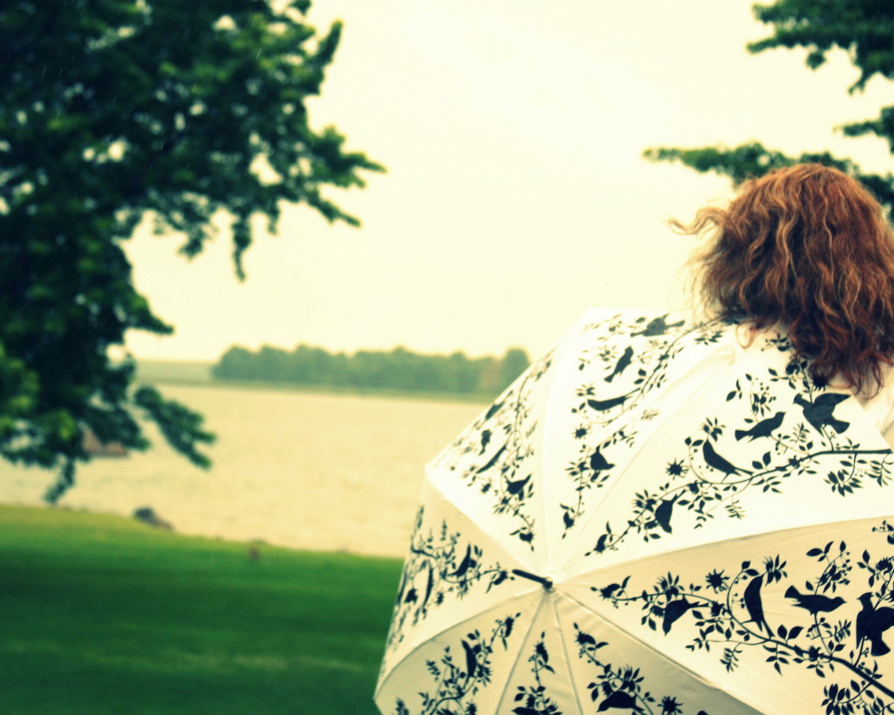 Белый зонт с птицами