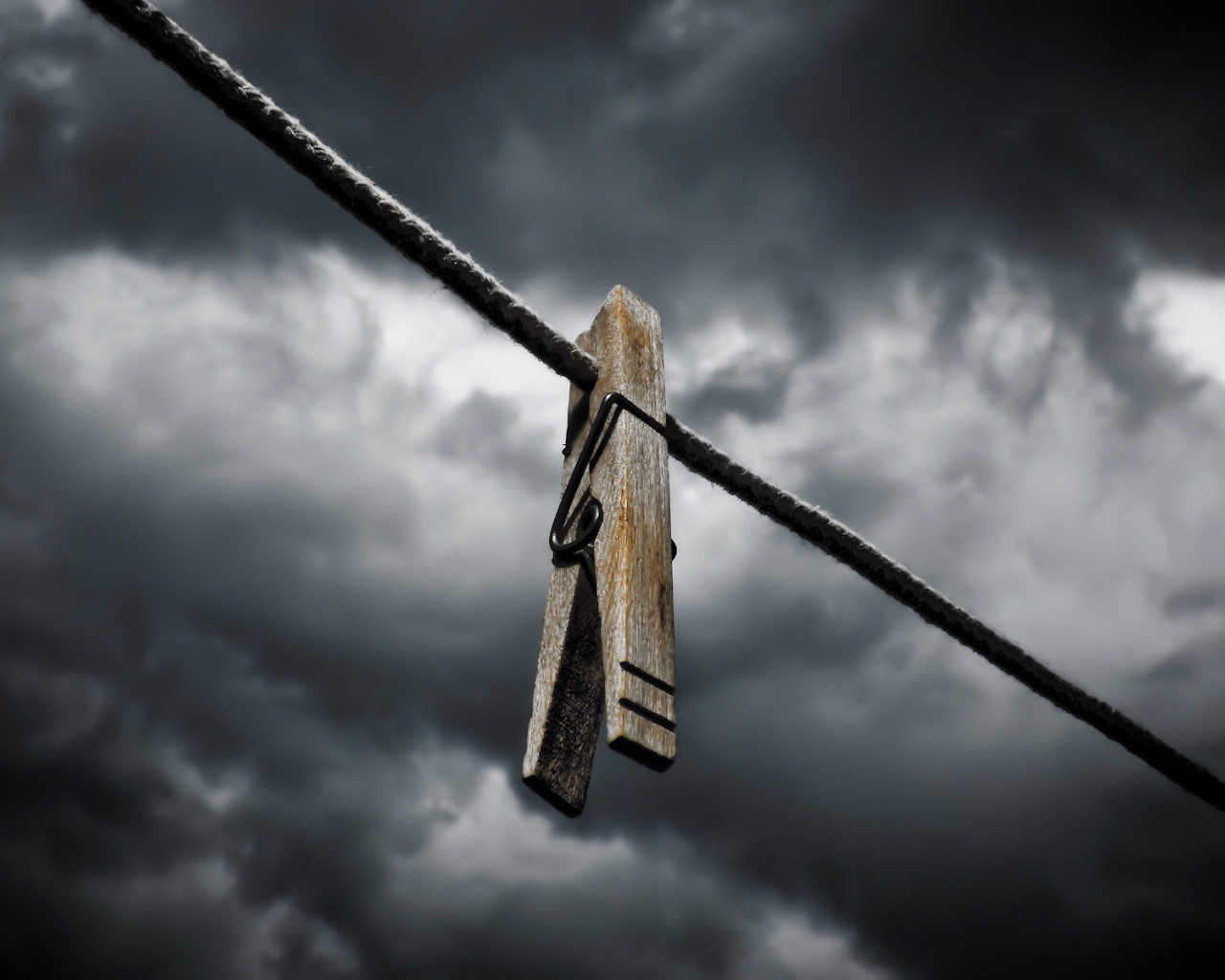 Деревянная прищепка