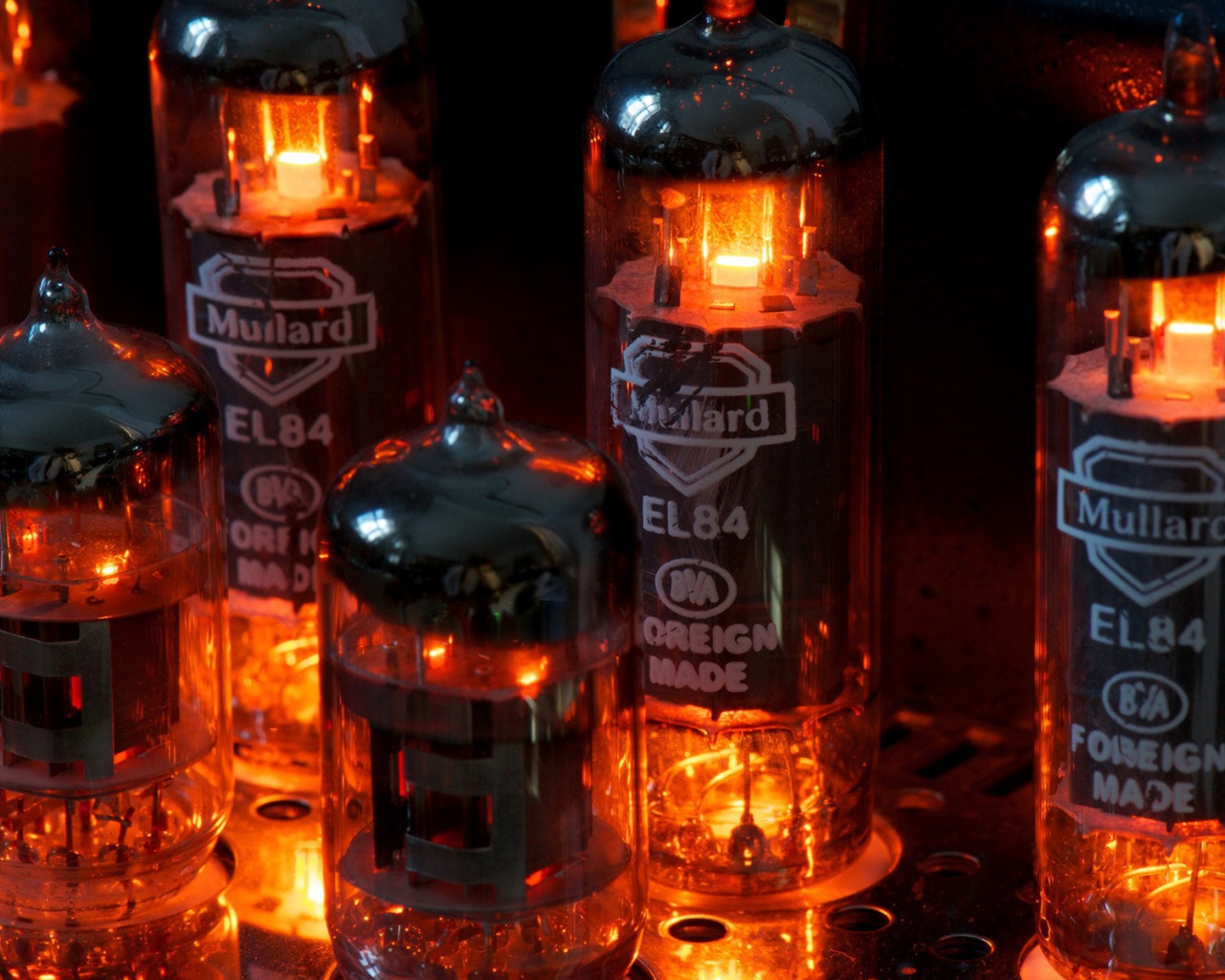 Работающие вакуумные лампы