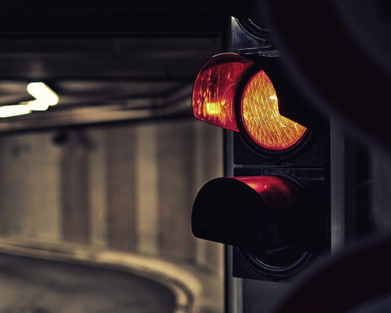 Желтый свет светофора