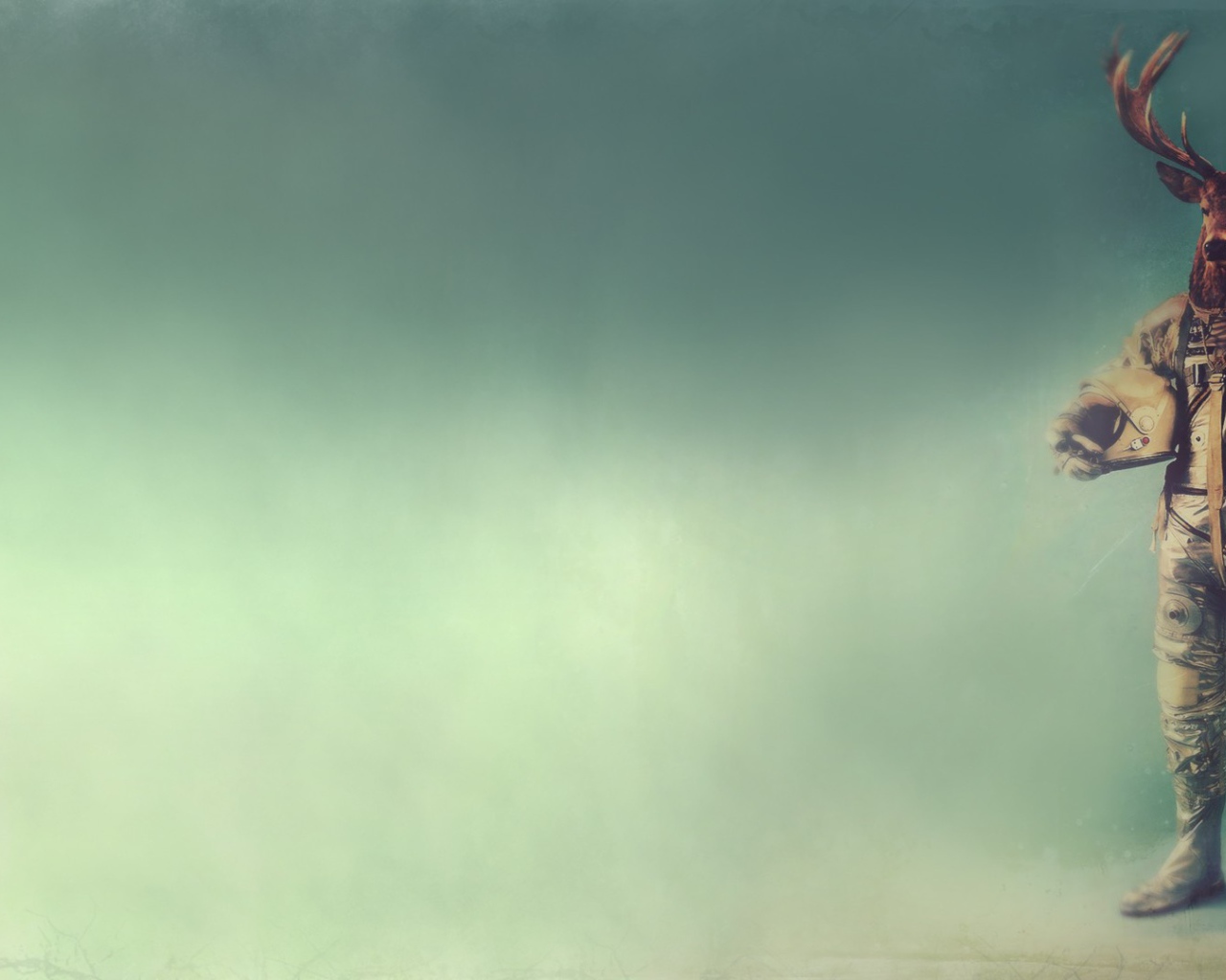 Олень в костюме космонавта