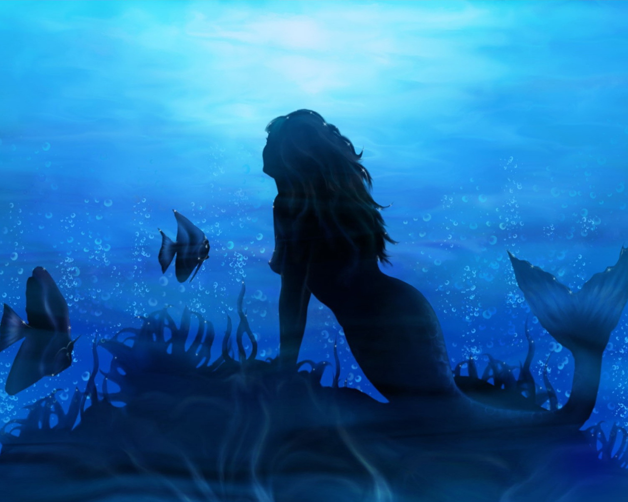 Русалка в синем море