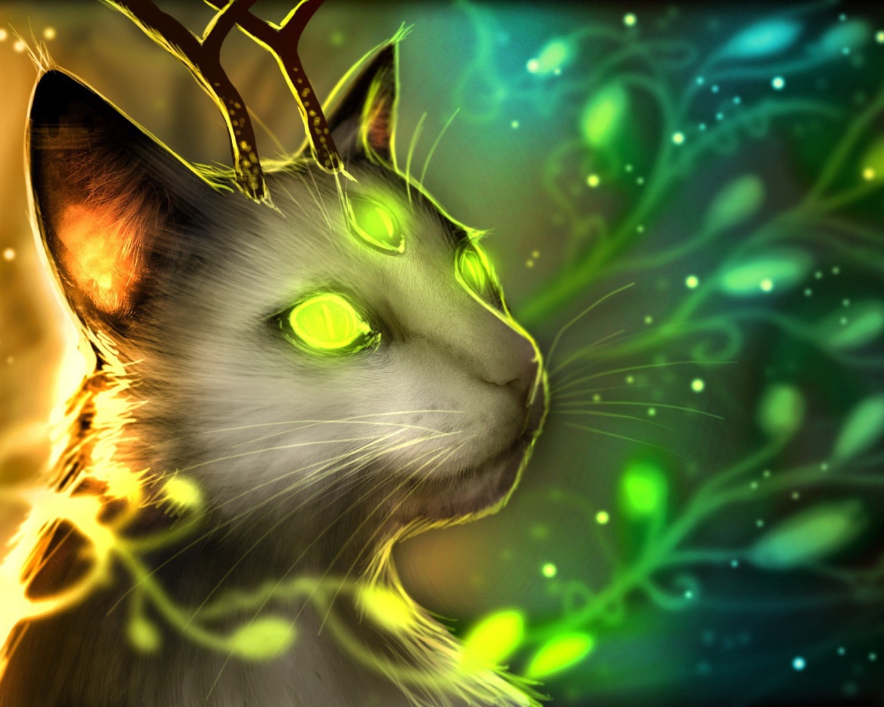 Зеленоглазый кот с рогами оленя