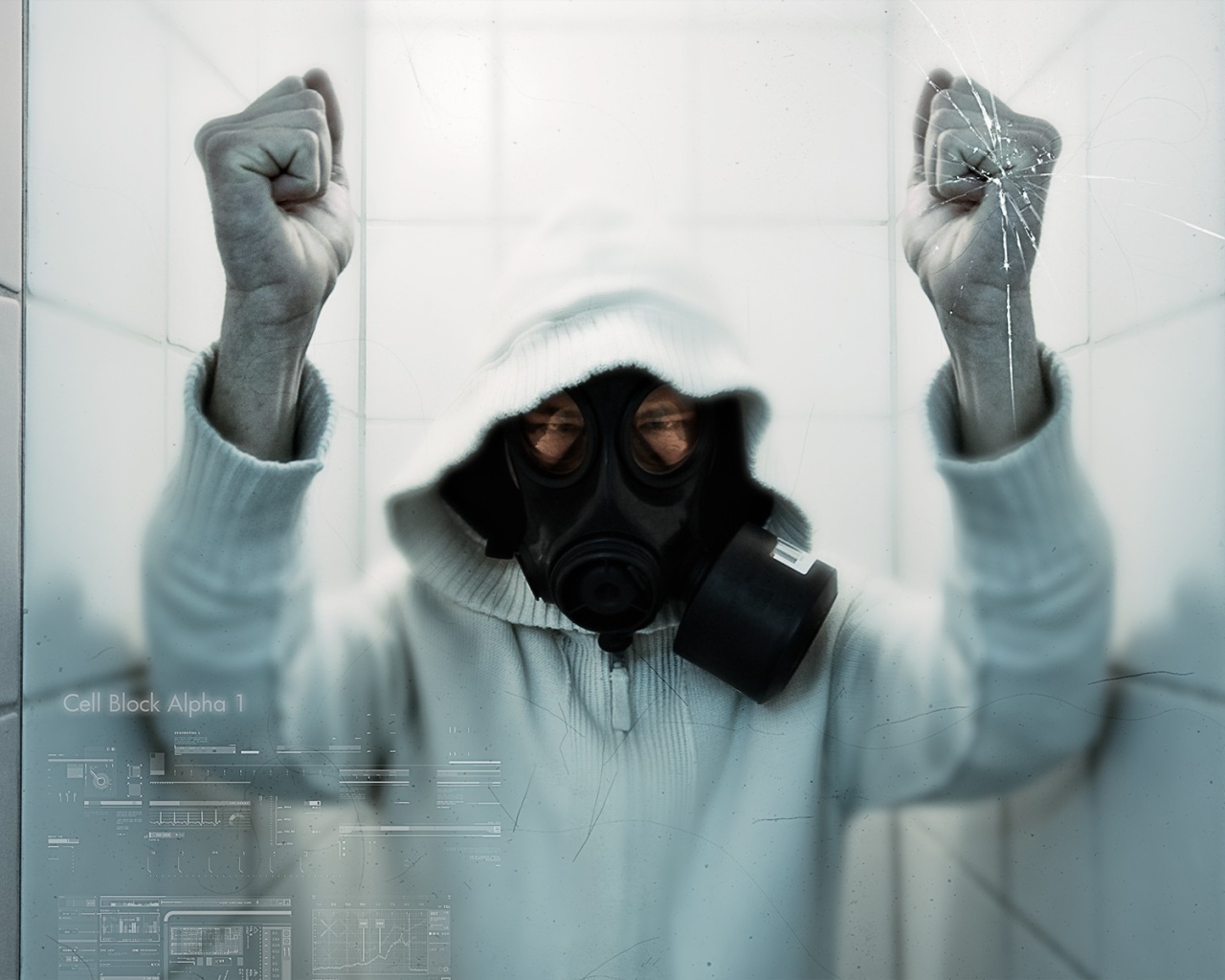 Человек в маске заблокирован за стеклом